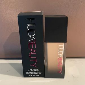 Huda Beauty FauxFilter Foundation Macaroon 230N